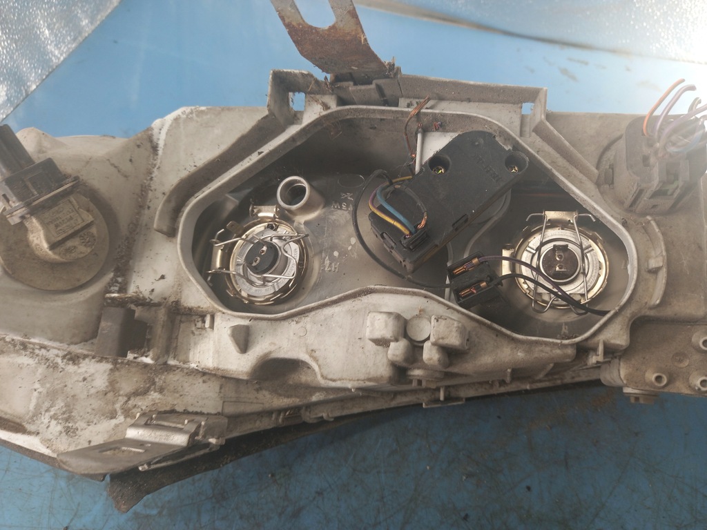 фото №8, Фара правый ford mondeo mk2 96-00r