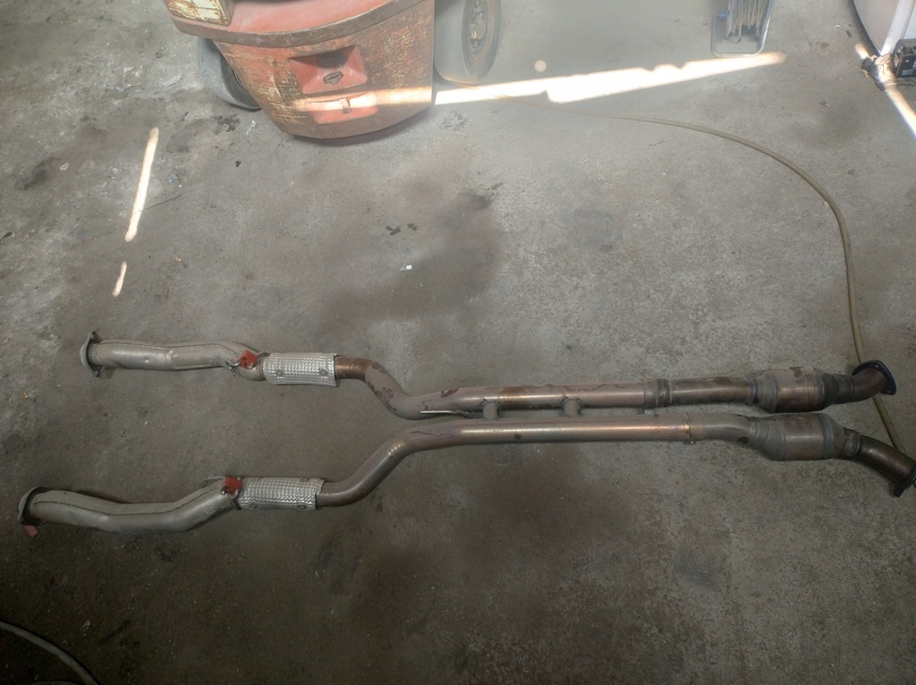 фото №10, Катализатор выхлоп aston martin db11 4.0 v8 a2054904014 a2054904114