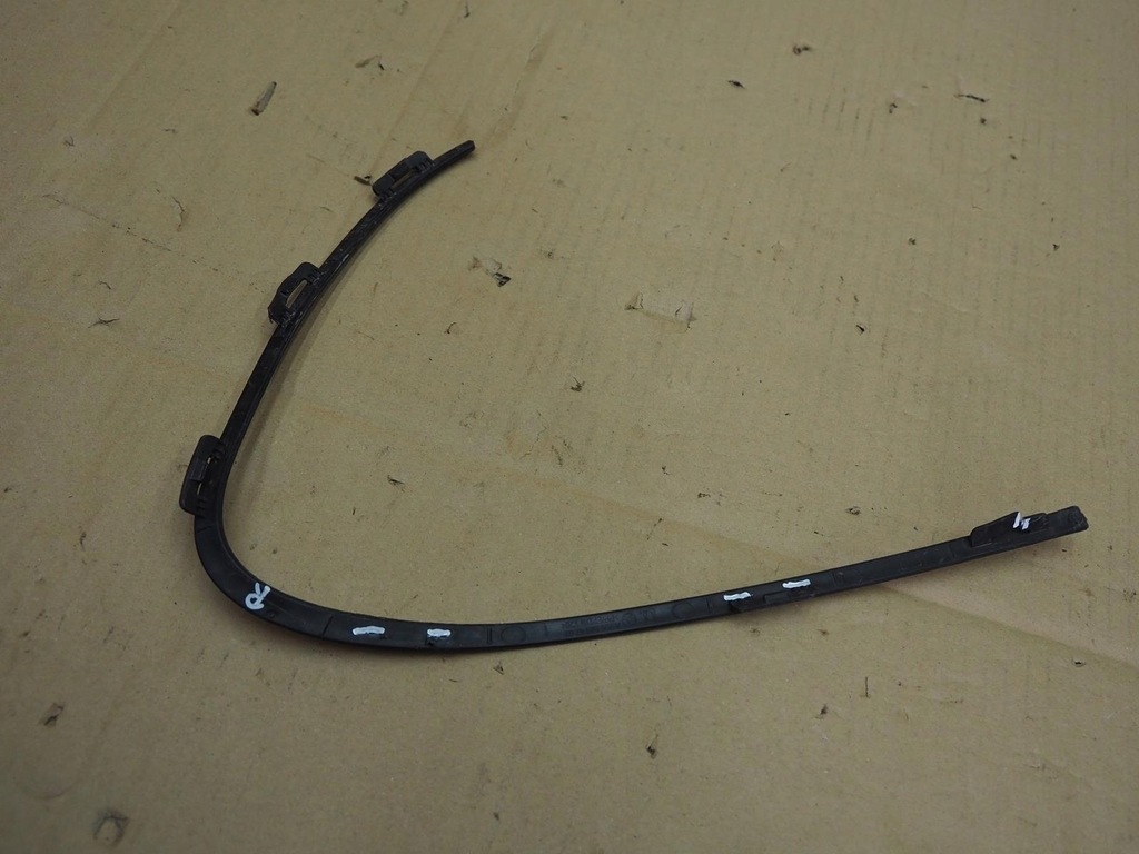 фото №15, Mercedes w206 молдинг бампера перед левая