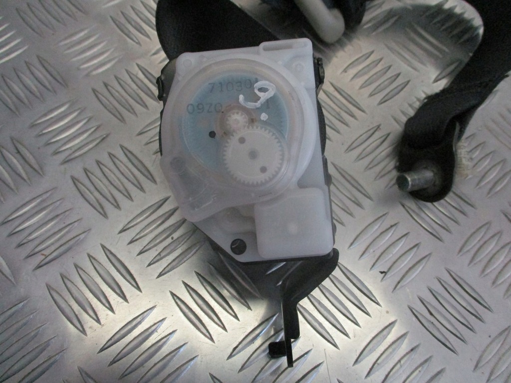 фото №3, Pas левый задняя subaru outback iv