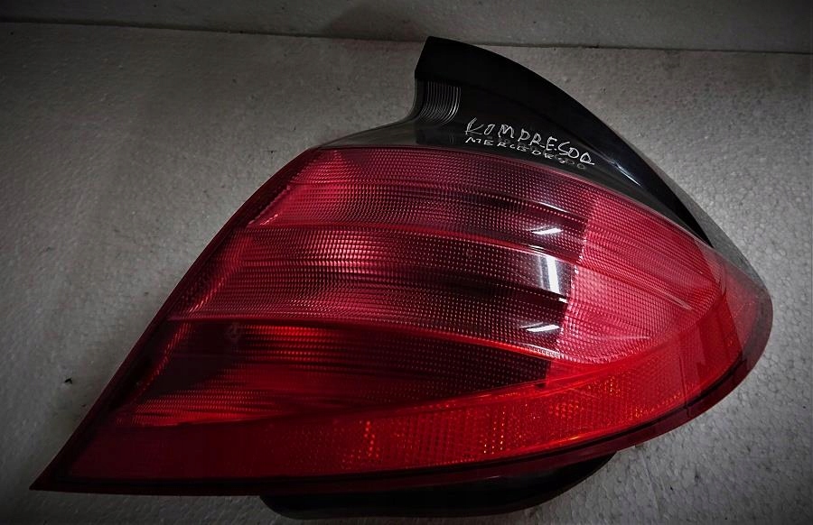 фото №1, Лампа права задня mercedes-benz 2038200664