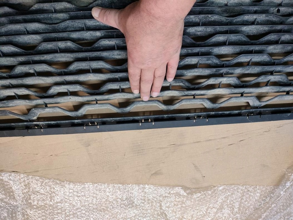 фото №6, Решітка zderzakia середня перед duster ii