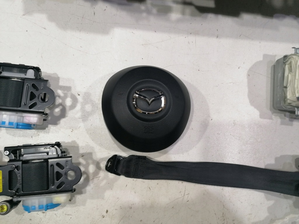 фото №5, Mazda cx3 панель приладів консоль подушки безпеки подушка безпеки ремені