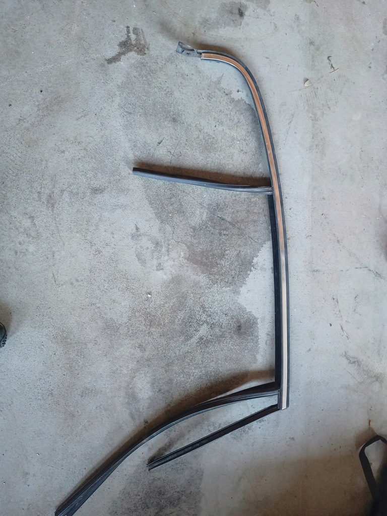 фото №1, Молдинг дверь хром правая volvo s60