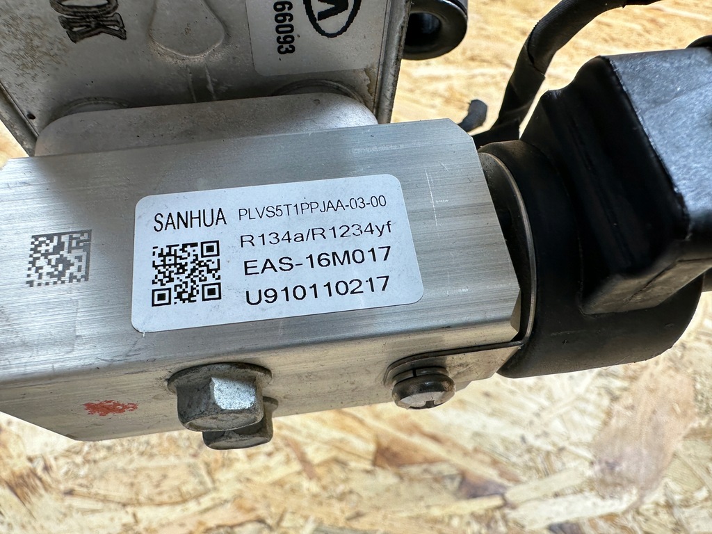 фото №10, Клапан теплообменник тепла радиатор кондиционера hyundai kona ev 25670-k4000