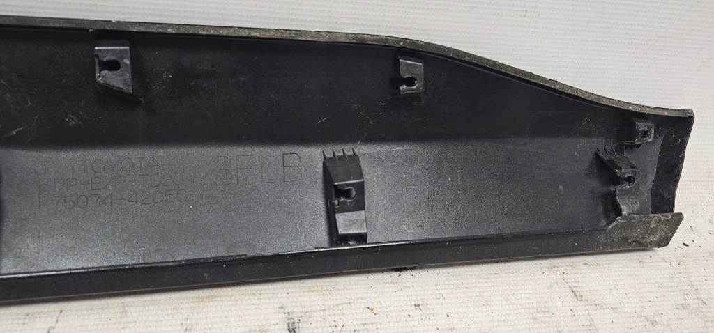 Купити Оригінальна молдинг двері лівий перед toyota rav4 v 2018- 75074-42050