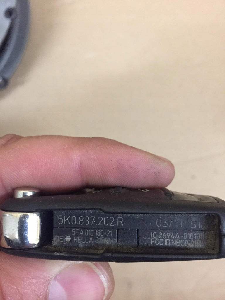 фото №9, Vw golf passat jetta tiguan ключ 5k0837202r usa