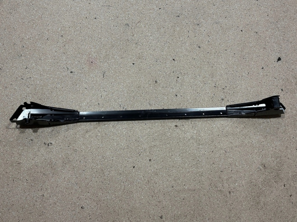 Другая часть отсек двигателя porsche panamera 971 971806303c Оригинал