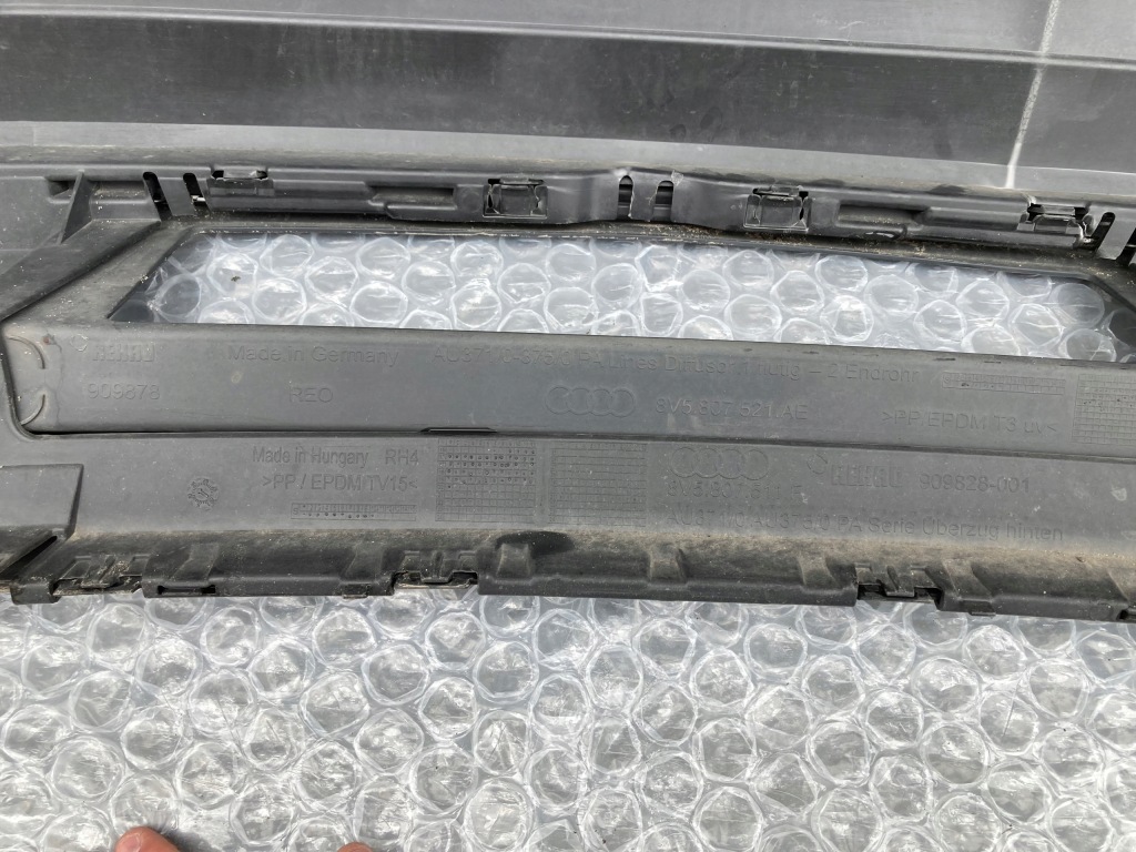 Бампер задний задняя audi a3 8v5 рестайлинг  седан Недорого