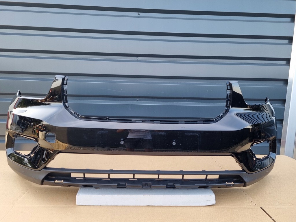 фото №1, Volvo xc40 2017- бампер перед оригинал b175