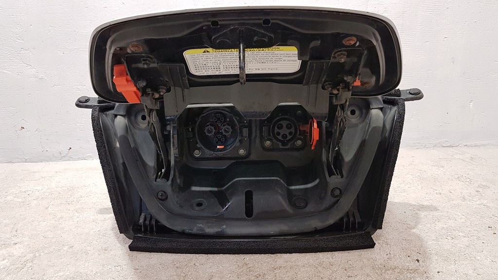 фото №16, Роз'єм заряджання nissan leaf 10-17