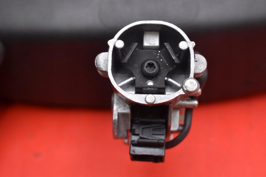 Зеркало внутреннее заднего вида фотохромный 96864409xt peugeot 208 1 i 12-16 Недорого