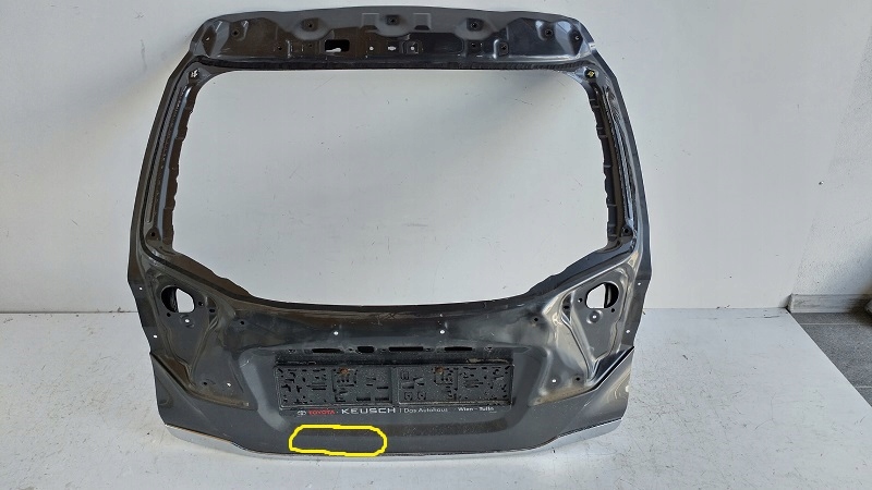 фото №1, Toyota chr крышка багажника задняя