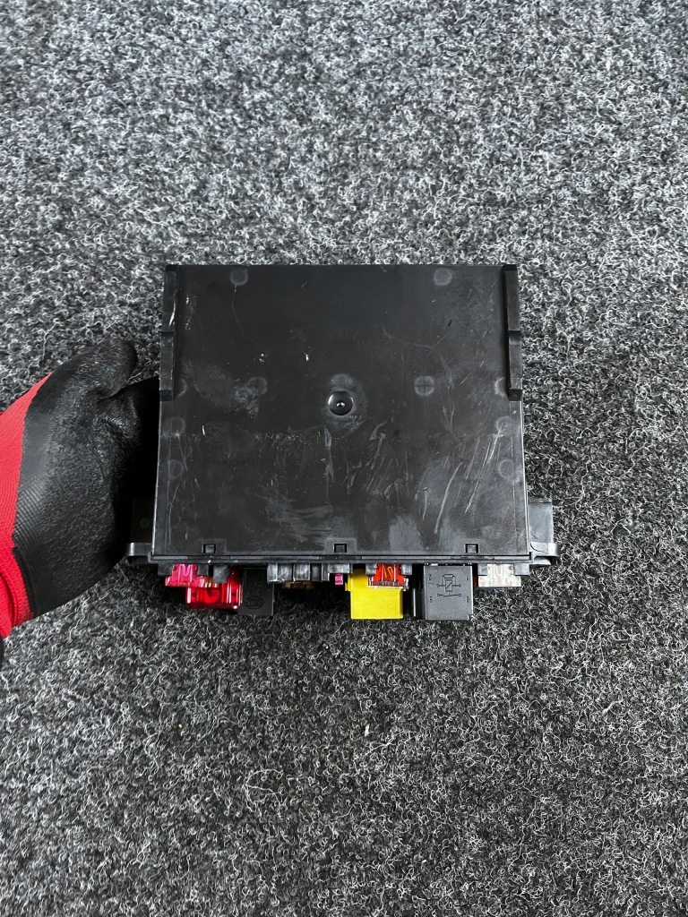Модуль sam коробка запобіжників mercedes w203 2095451301 в Україні