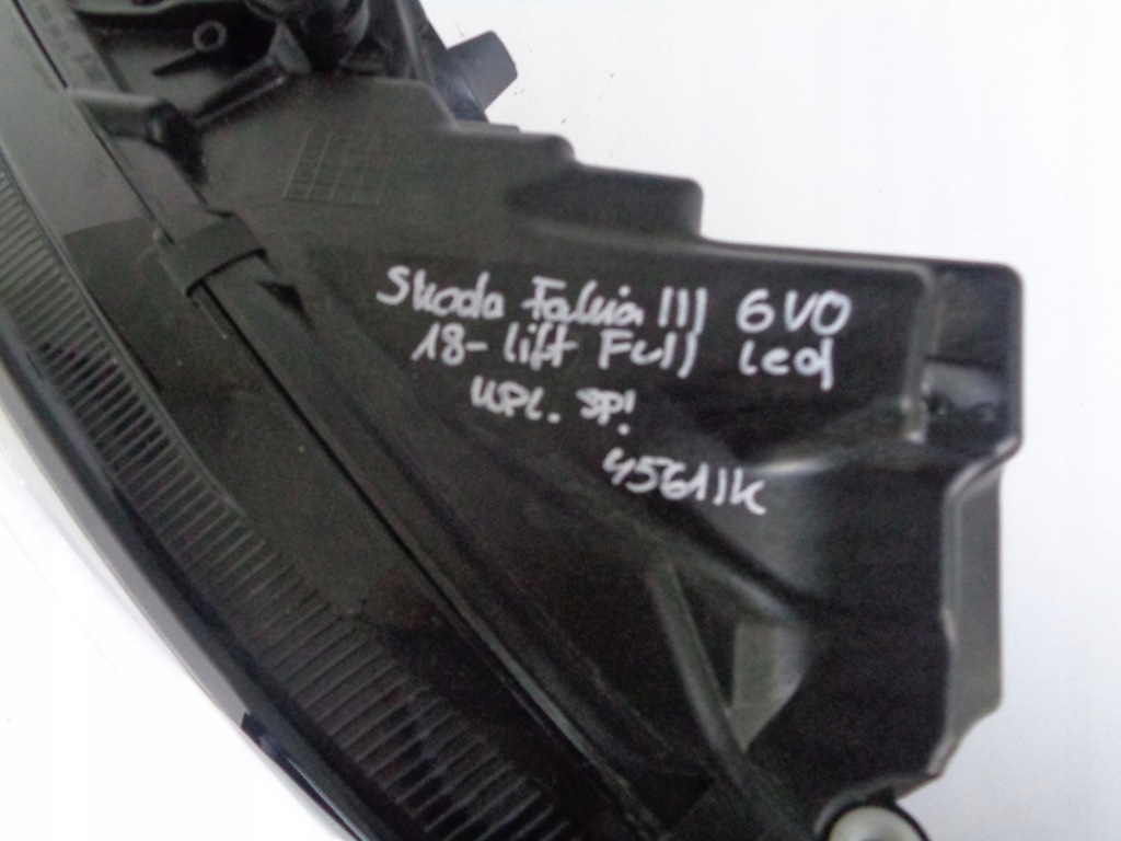 Фара левая фара skoda fabia 3 3 6v 6v0 18- рестайлинг  full led Киев