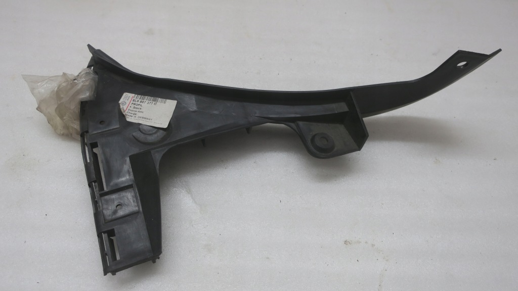 фото №1, Audi оригінальний номер 8l0807377b напрямна бампера