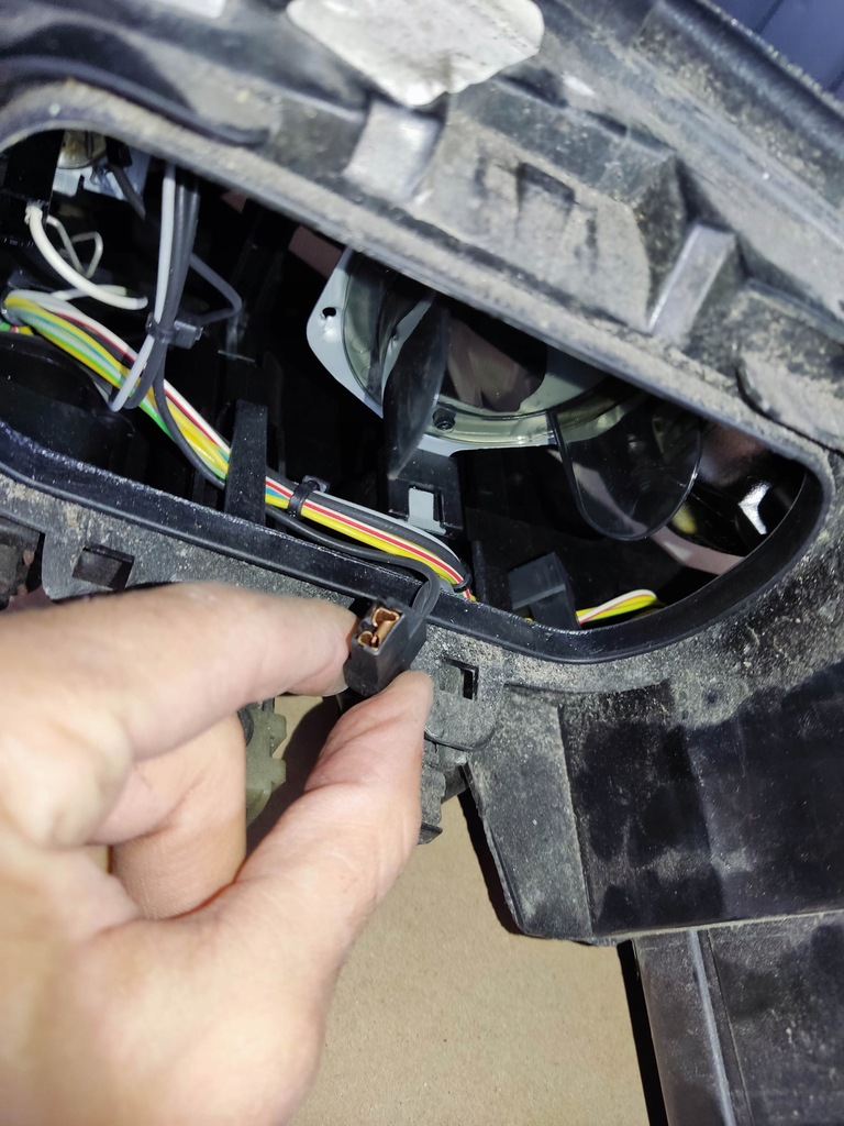 фото №11, Лампа правая перед mazda 6 gg ксенон uk