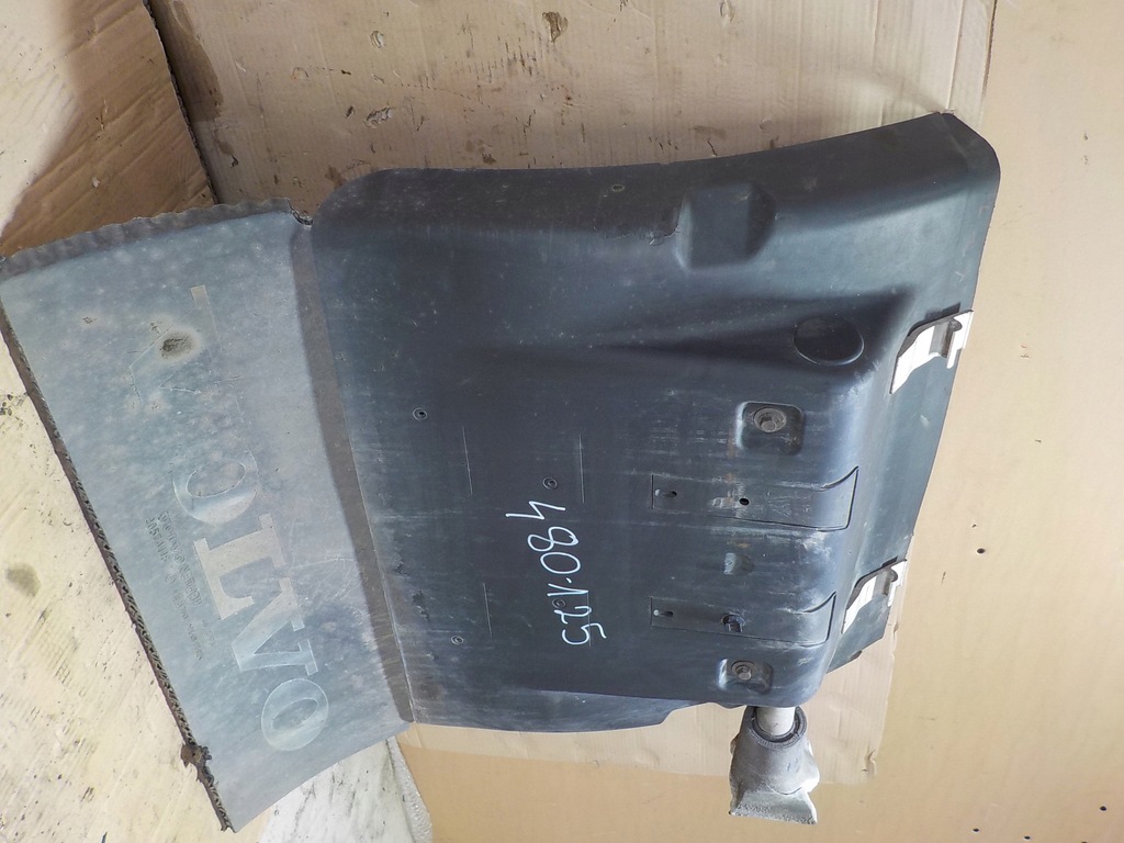 фото №8, Volvofh480 підкрилок праве задня