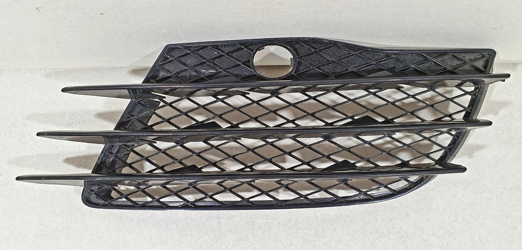 фото №1, Решётка бампера перед левая audi r8 420807681 org