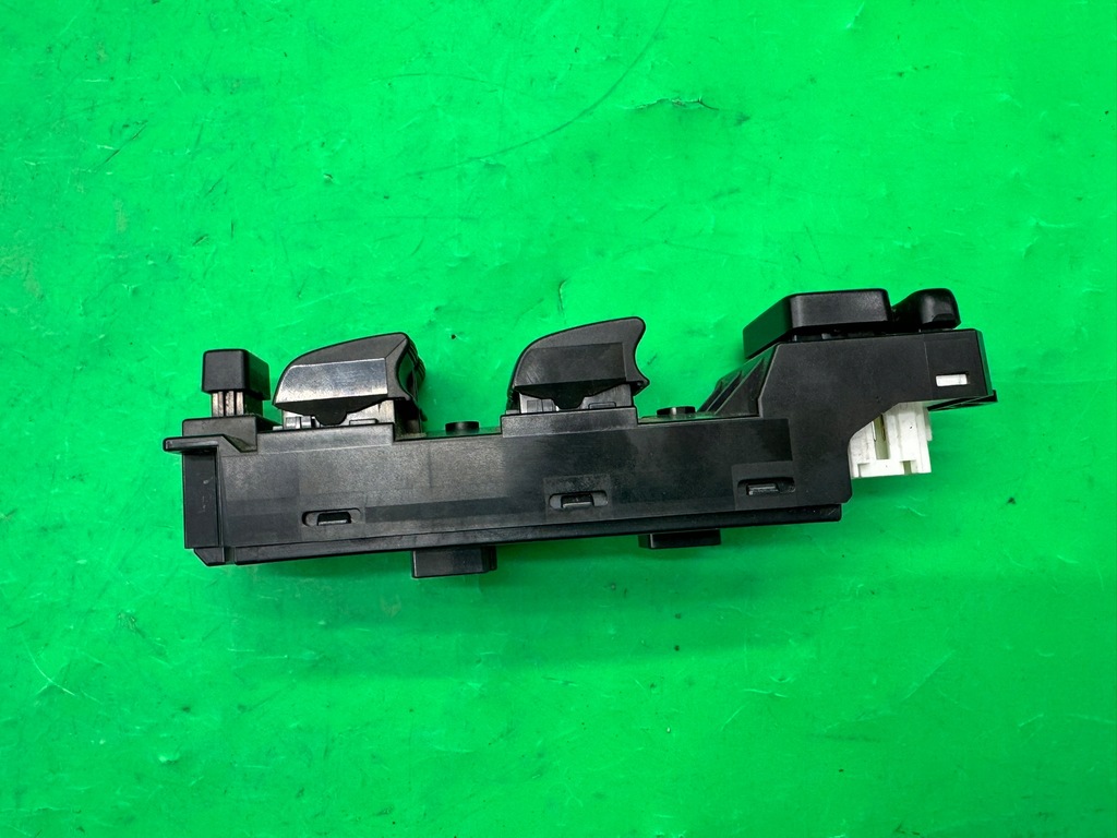 фото №10, Панель управление стекла переключатель eh6666350 mazda cx-7 lift 06-12 europa