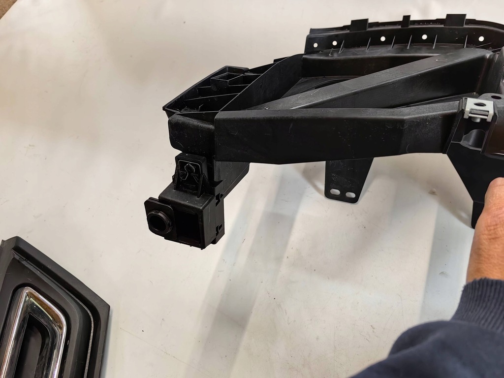 фото №8, Bmw 4 g26, ix i20- підсилювач основа каркас решітка polecam