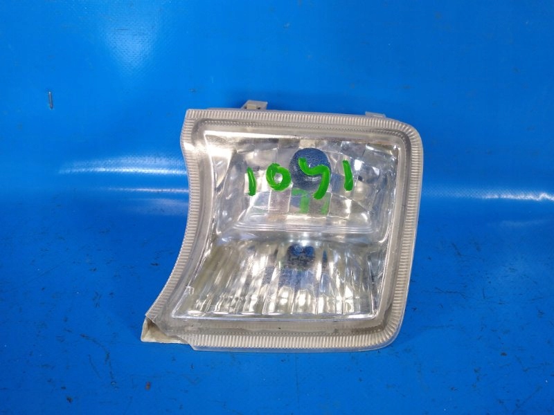 фото №1, Поворотник правий. toyota prius - 30 09-17 8151147020