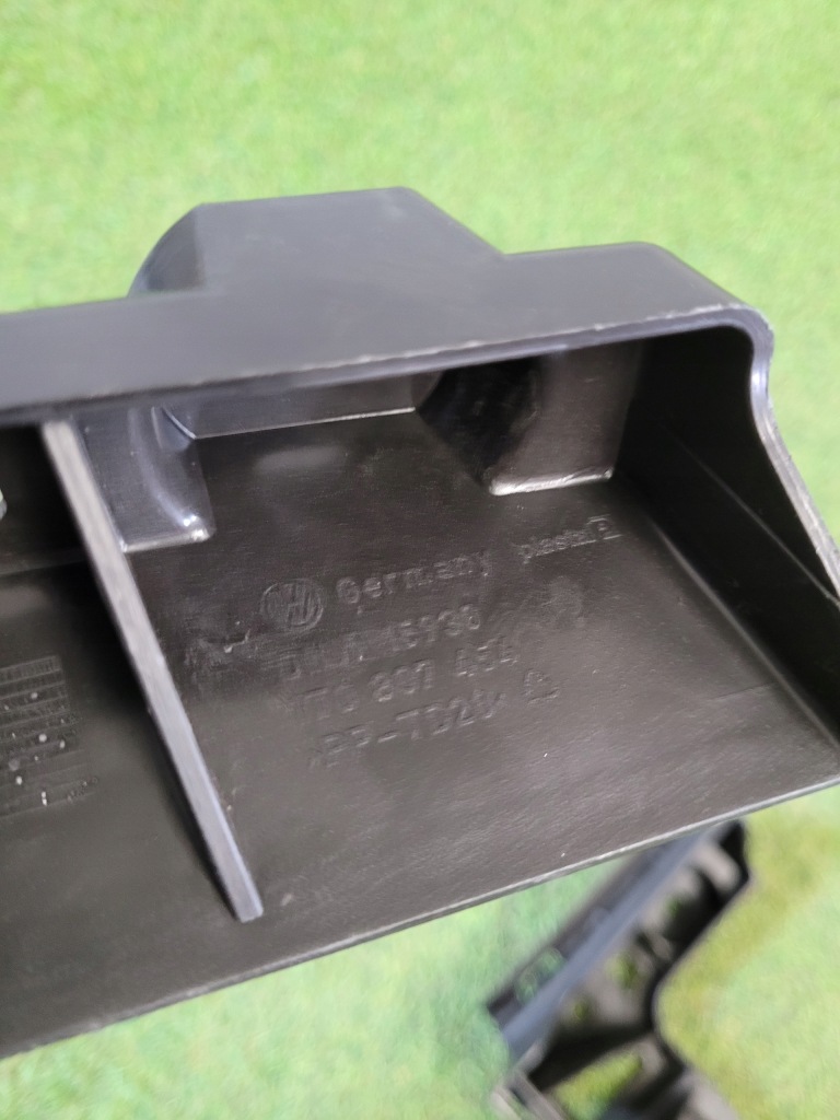 фото №7, Vw touran 1t0 напрямна бампера лівий задня 1t0807453