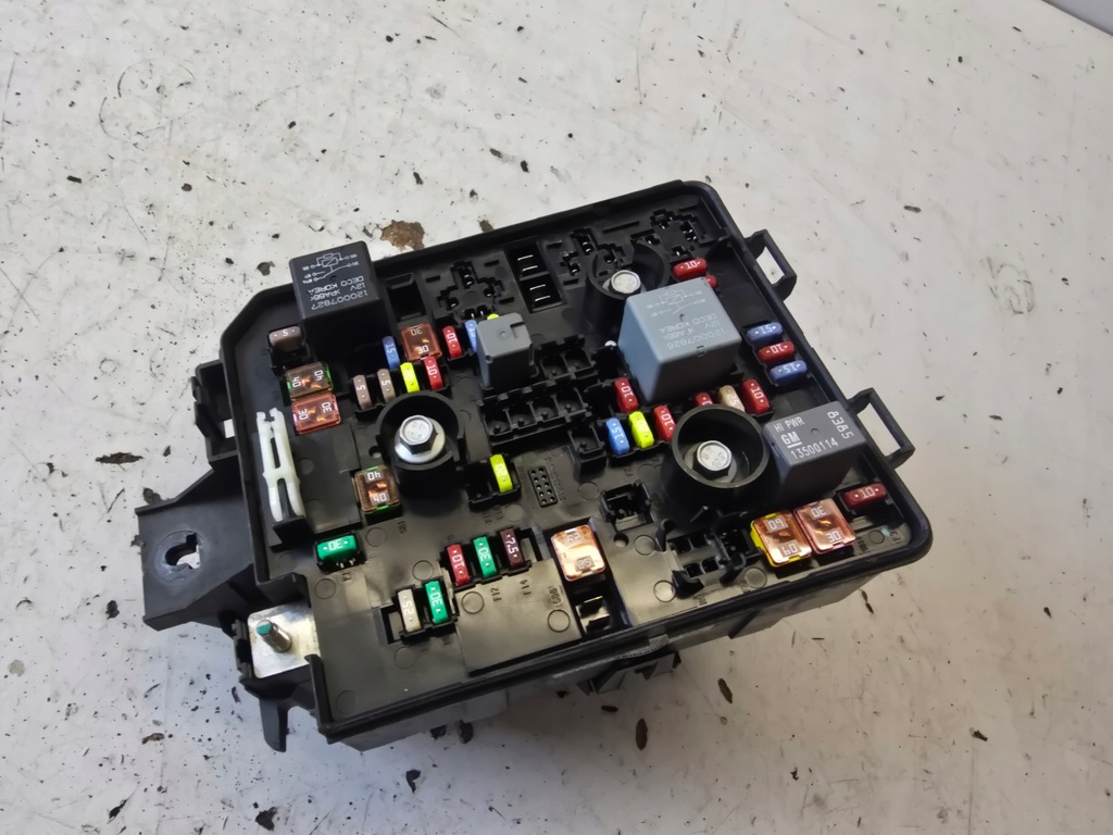 фото №1, Opel corsa e коробка корпус корпус запобіжників bsi 39036047 cfl