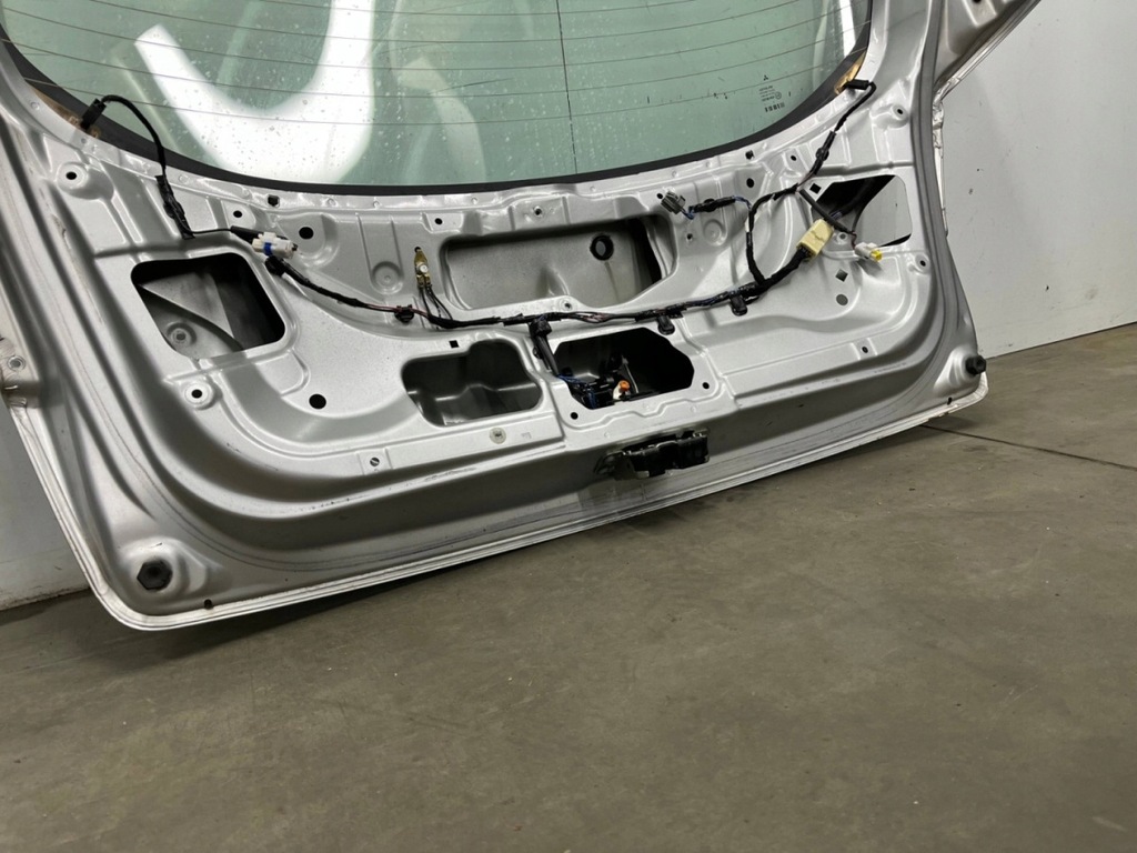 фото №12, Крышка багажника багажника mitsubishi colt vi 6 z30 3d 04-12r.