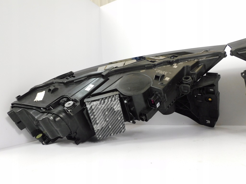 фото №11, Audi q7 4m lift лампа правая левая matrix 4m0941040c 4m0941039c