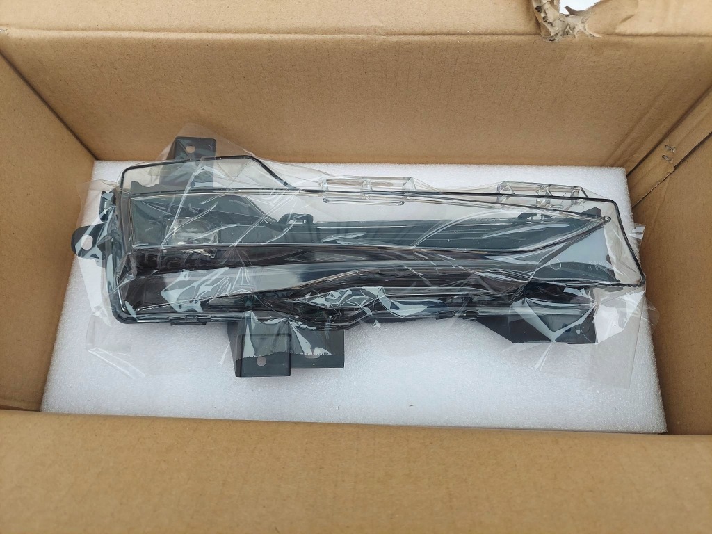 Купити Tesla model 3 y протитуманна фара led drl правий новий оригінальний номер