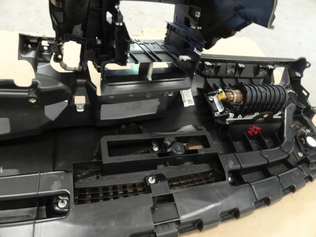 фото №10, Audi a4 b8 2009 консоль приборная панель приборная ремни перед подушка безопасности