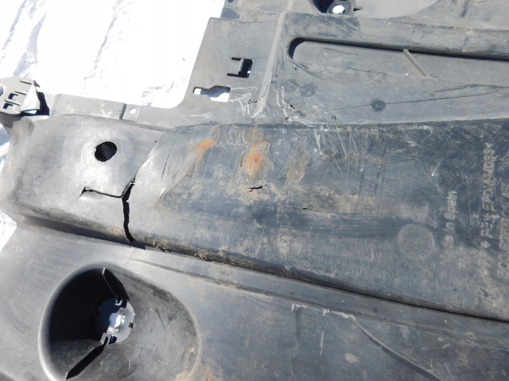 T-roc 19r плита накладка підвіска ліва оригінал 5q0825201ae права 5q0825202l в Україні