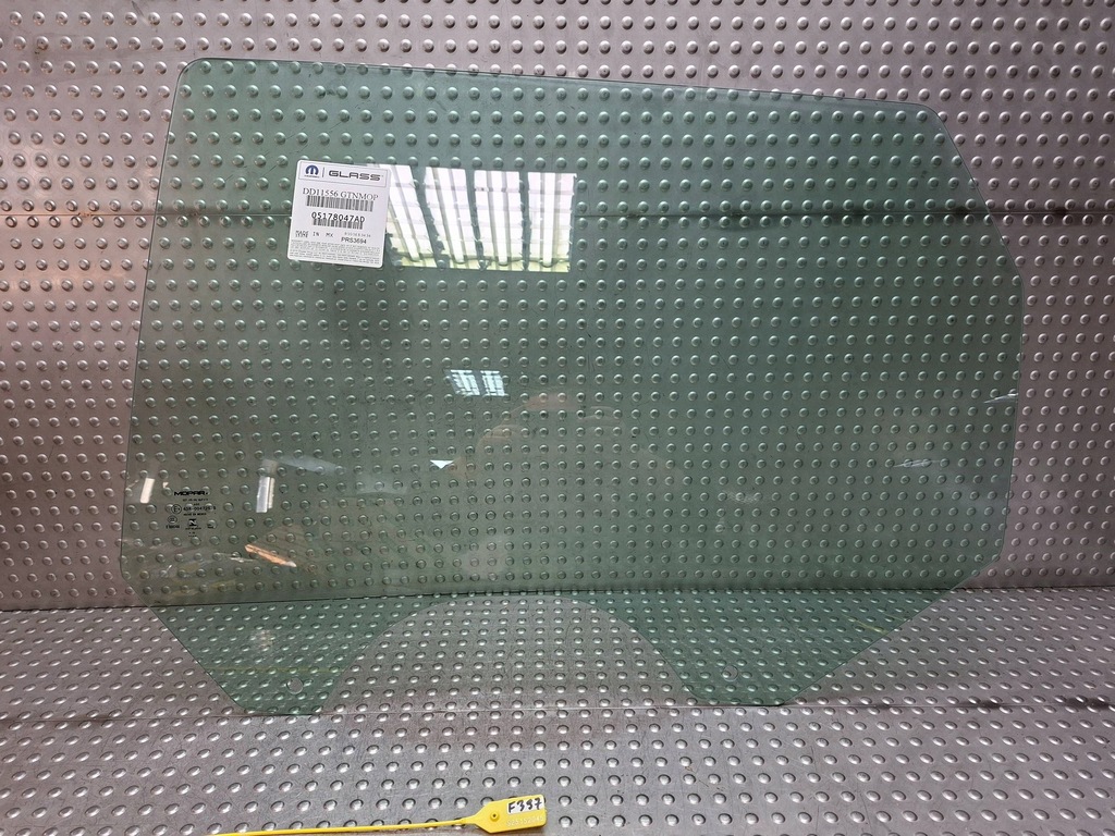 фото №1, Стекло боковая дверь задняя левая dodge journey freemont 07-