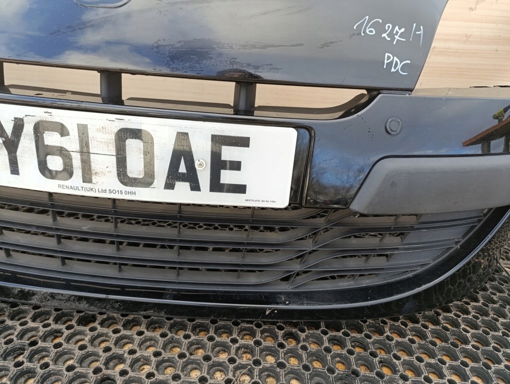 Renault megane 3 бампер перед nv676 противотуманная фара pdc с Разборки