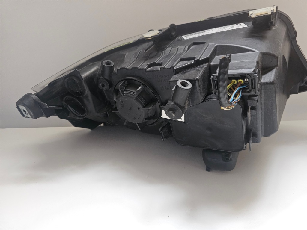 Лампа левая передняя bmw seria 3 e90 e91 lift 631172025819 направляющая Цена