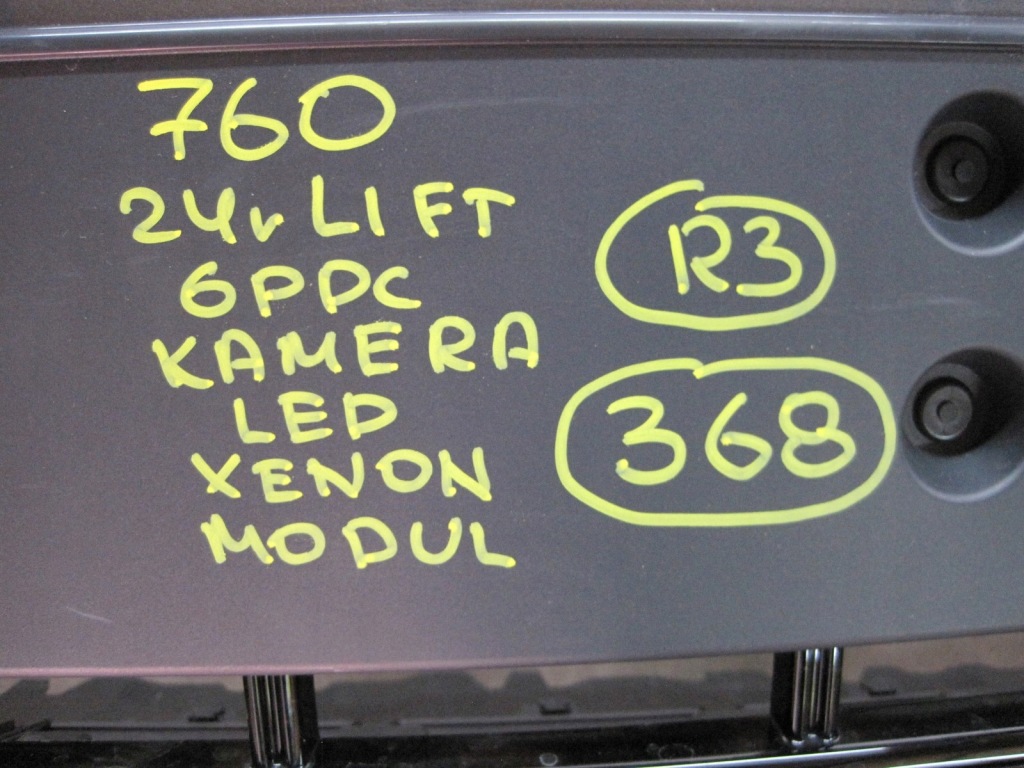 Бампер vw touareg 760 рестайлінг  камера ксенон 6 pdc модуль 24r перед передній Недорого