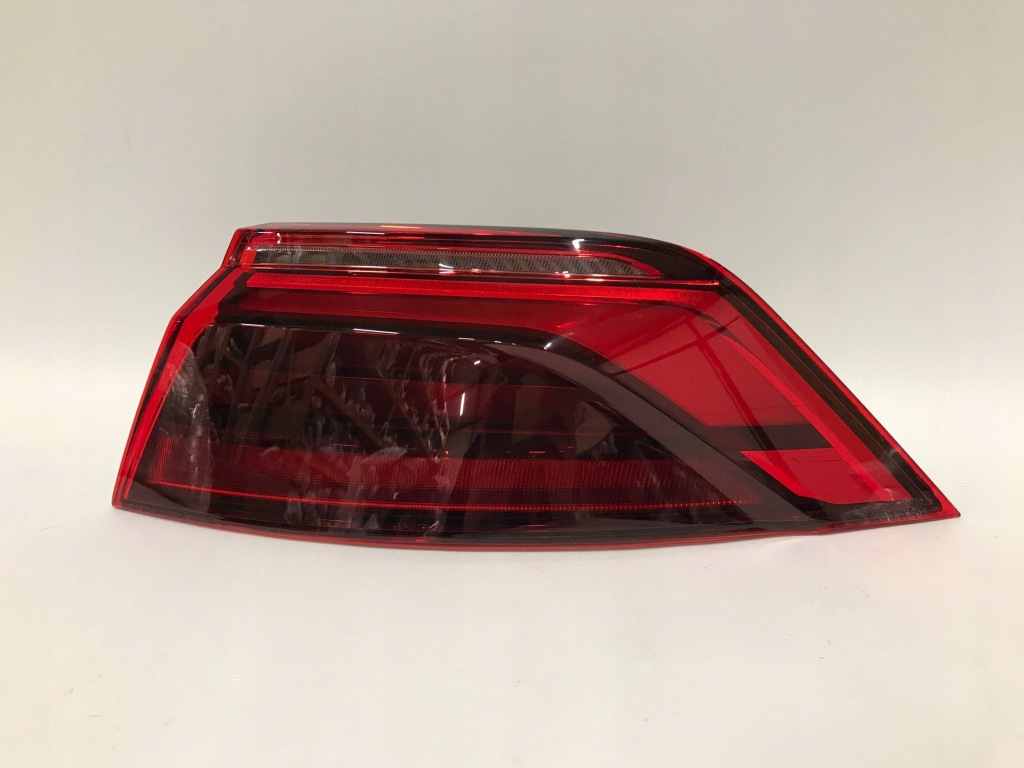 фото №1, Audi q8 4m8 lift 23- лампа задняя правая low europa idealna!