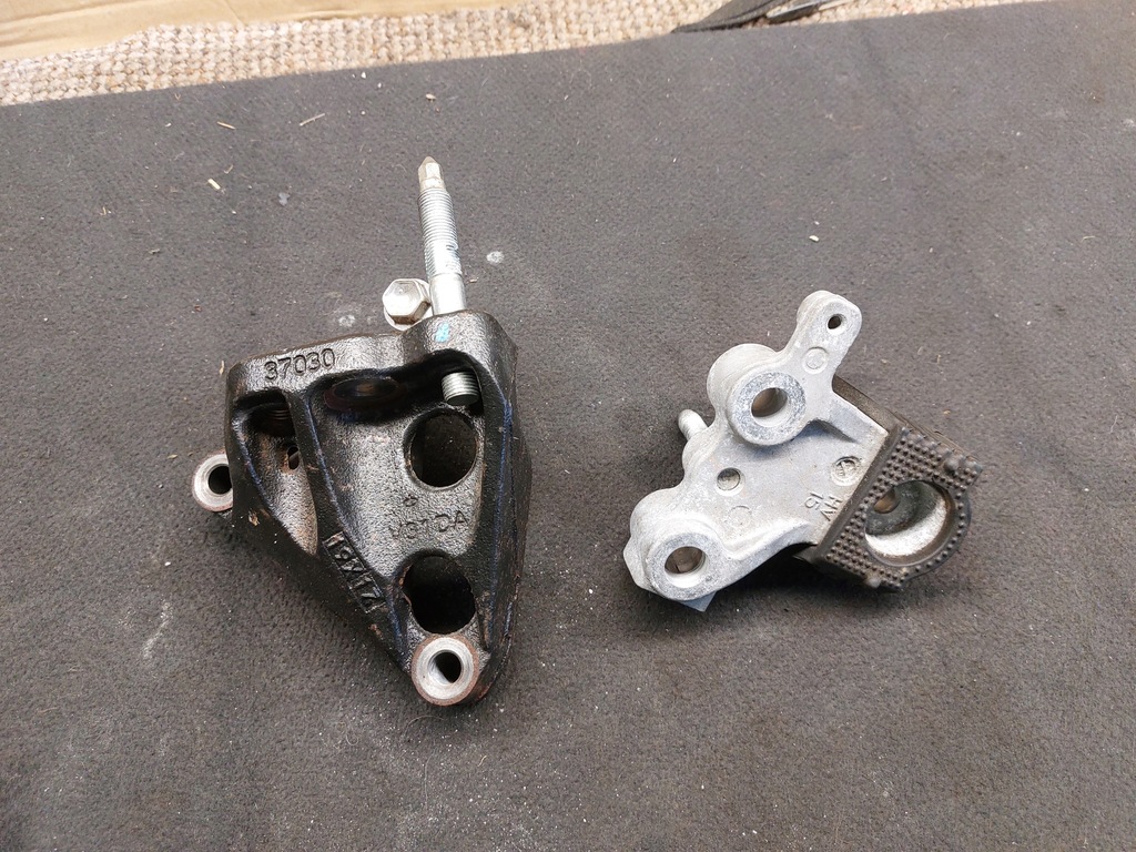 фото №4, Кронштейн подушка двигателя toyota prius plus iv 20r 2zr