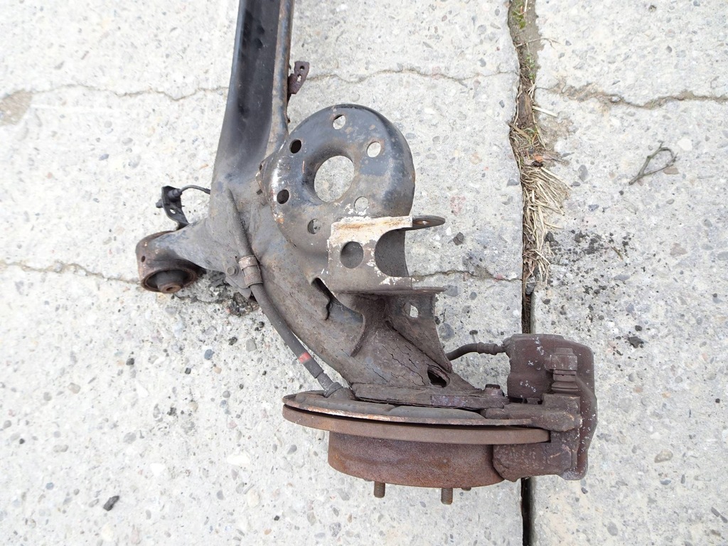 фото №8, Балка задняя подвеска toyota verso 09-18r.