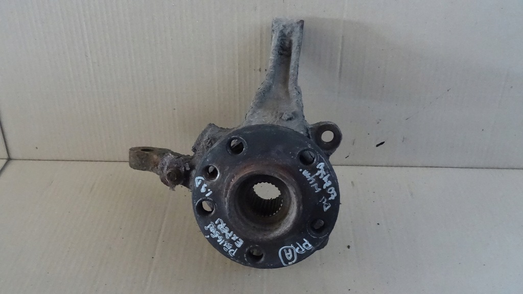 фото №1, Peugeot expert 1.9d поворотный кулак правый перед