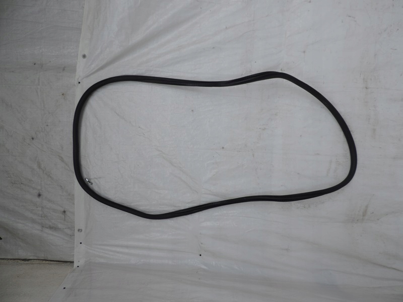 фото №1, Уплотнитель дверь правая перед opel grandland