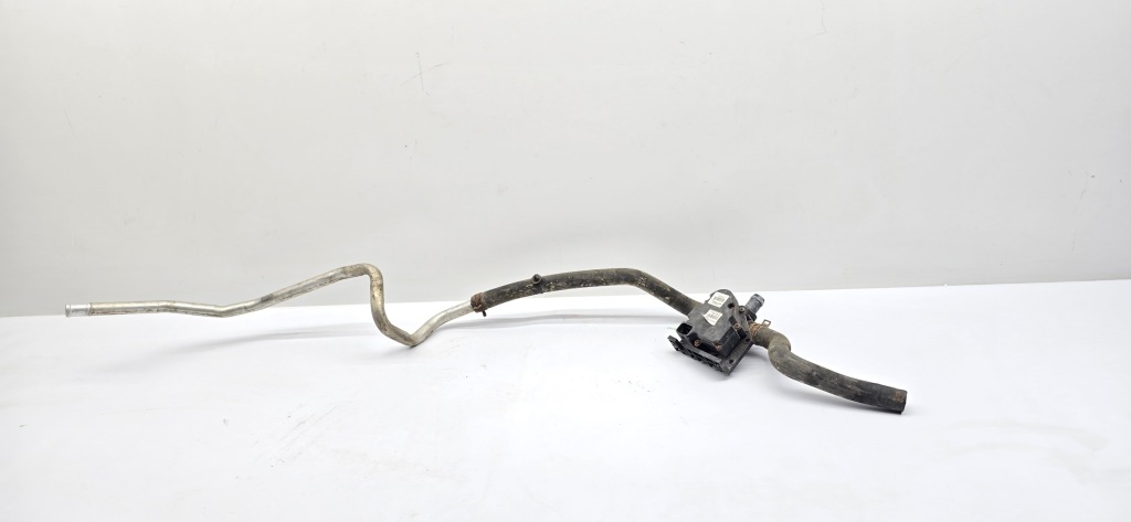 Купить Tesla model s насос клапан воды пабтрубок  6007384-00-b