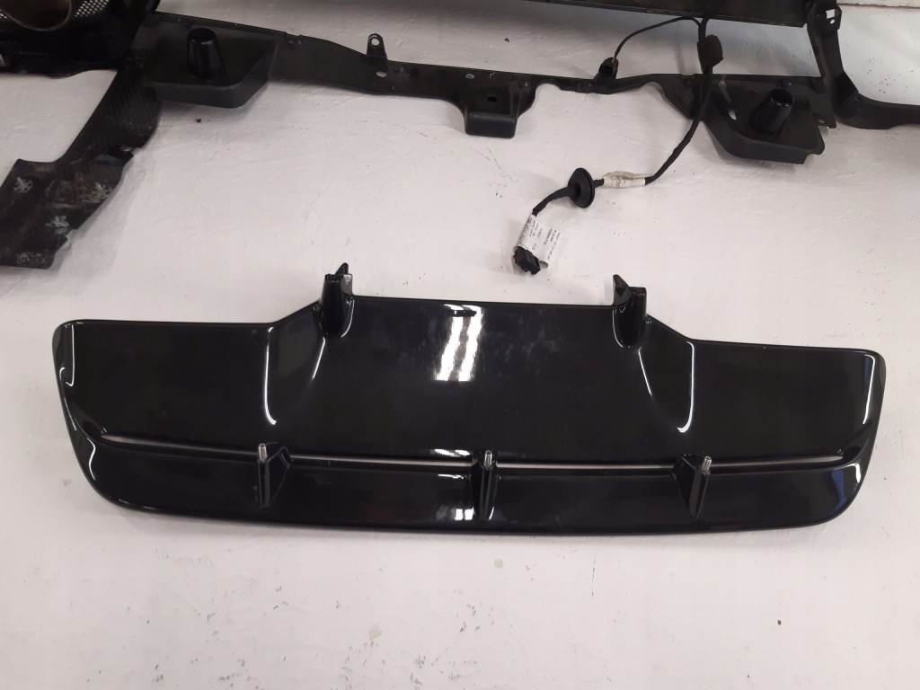 Ferrari 812 gts карбон задний  бампер бампер в Украине