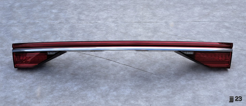 фото №1, Лампа задняя накладка audi a8 s8 d5 4n0945095f