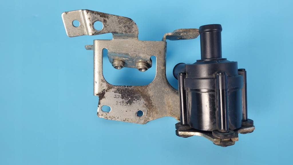 Volvo xc60 ii 21r 2.0d насос циркуляция воды кронштейн 31657307 с Разборки