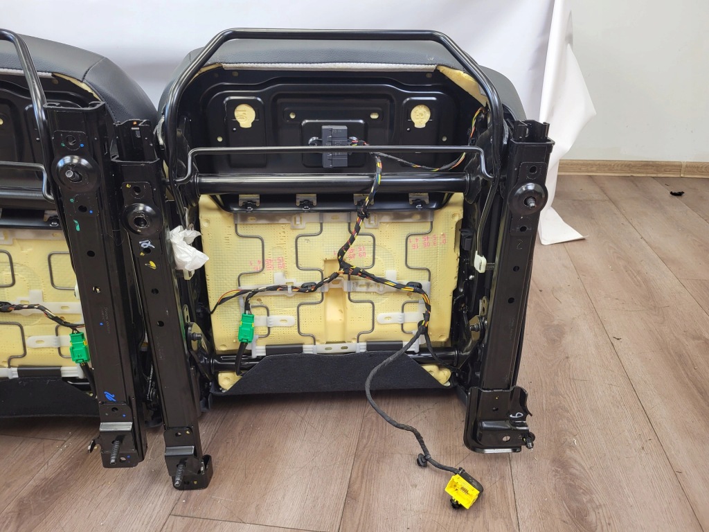 фото №13, Сиденья заднее сиденье комплект подогрев peugeot 3008 i 2016r 1.6 hdi ktpd