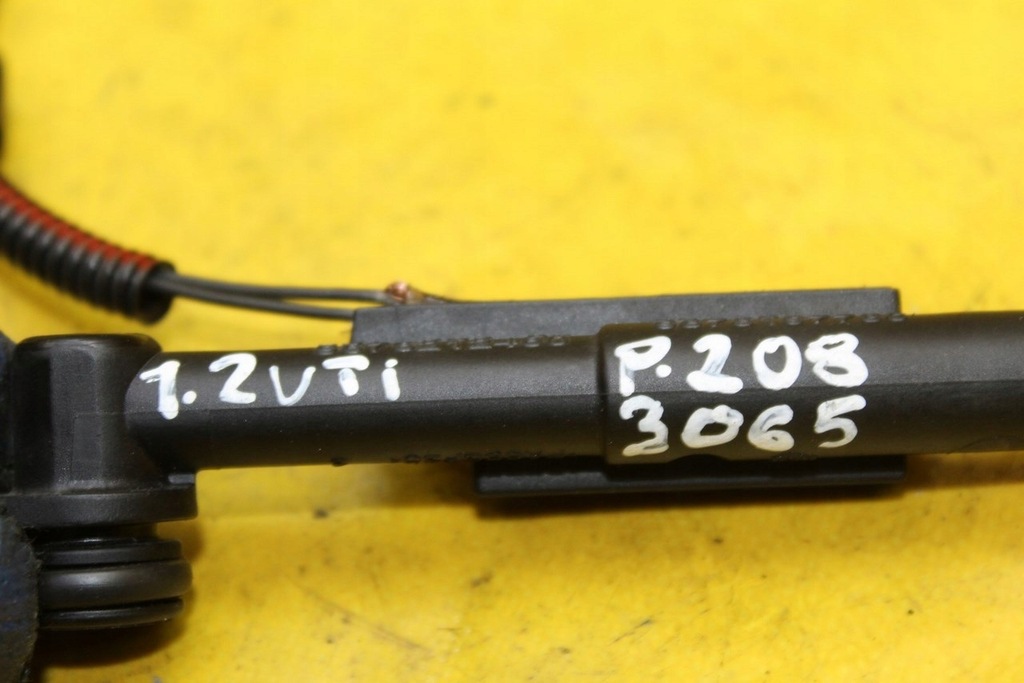 фото №10, Вентиляция картера масляная peugeot 208 1.2 vti 9676197780