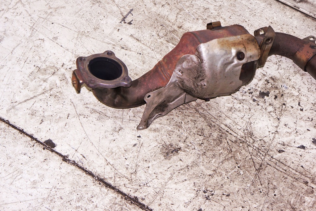 фото №5, Mu171 ford tourneo courier 1.0i катализатор