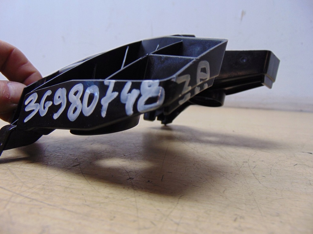 фото №14, Направляющая кронштейн бампера левый задняя vw passat b8 kom